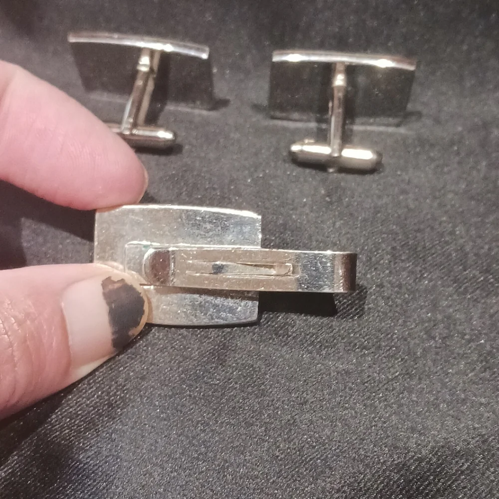 Vtg Men's Silvertone, Black Enamel Steamboat Motif Cufflinks & Tie Bar Set.
